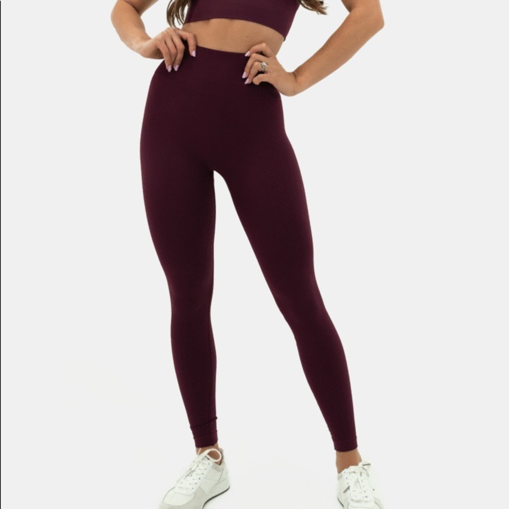 Balance Athletica Size M Amethyst Seamless Legging